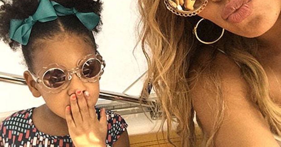 Beyonce și fiica ei, Blue Ivy, în spatele scenei