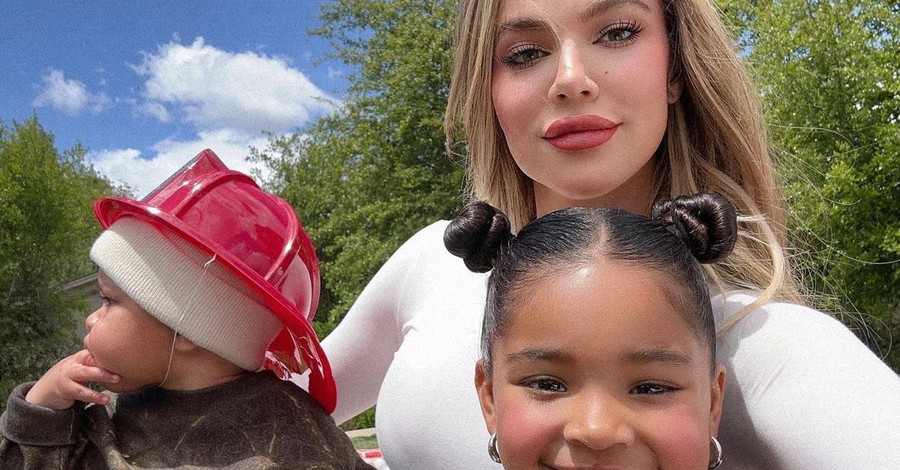 Η Khloe Kardashian δηλώνει "λιγότερο δεμένη" με το γιο της λόγω παρένθετης μητρότητας 