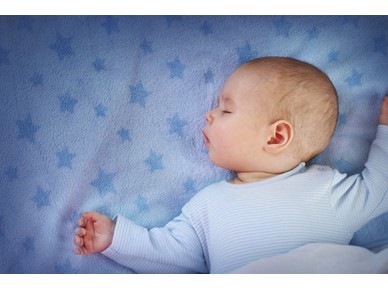Защо бебето трябва да спи на тъмно?
