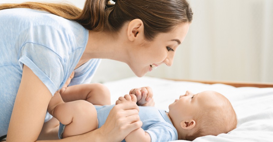 Защо е важно да водим с бебето "бебешки" разговори?