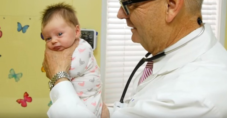 Γιατρός έχει το μυστικό για να σταματήσουμε το κλάμα του μωρού μας 
