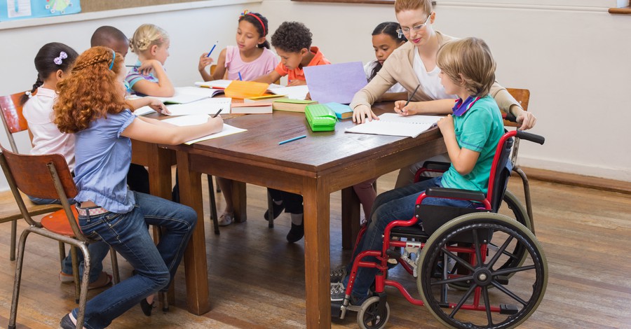 Как да разговаряте с децата за хората с увреждания?