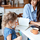 Πως να ισορροπήσεις τη δουλειά από το σπίτι και τα μαθήματα των παιδιών;