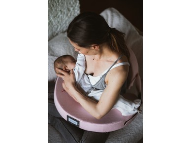 Παγκόσμια Εβδομάδα Μητρικού Θηλασμού: Το καινοτόμο μαξιλάρι θηλασμού lactimi σχεδιάστηκε με αγάπη για τη θηλάζουσα μαμά