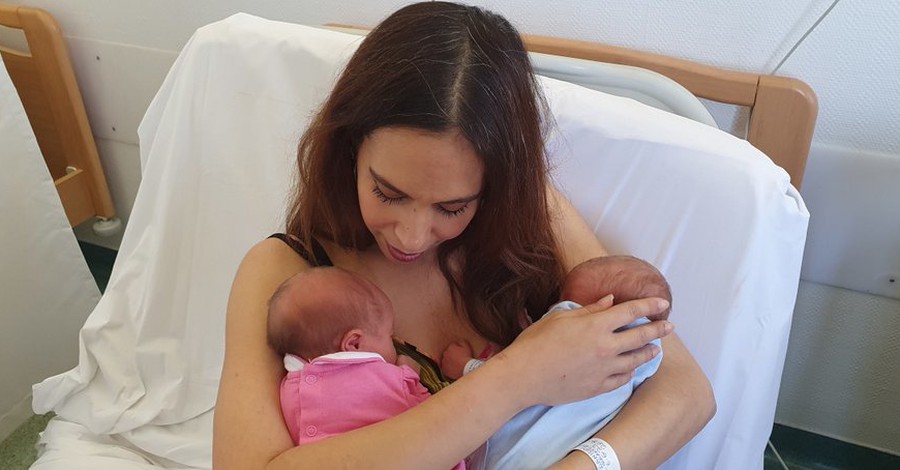 Η Χριστίνα Ιορδανίδου το πρώτο παιδί του σωλήνα γέννησε δίδυμα! 