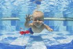 The blue of the lips of the child requires a stop swimming immediately