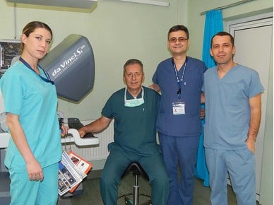 В УМБАЛ "Св. Марина" - Плевен извършиха рядка операция и спасиха живота на онкоболна бременна и бебето ѝ