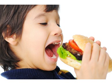 Децата ядат повече преработени храни от всякога, показва ново проучване