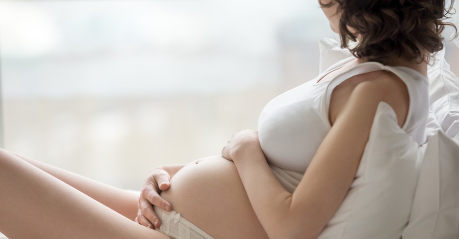 Подуване на корема в началото на бременността