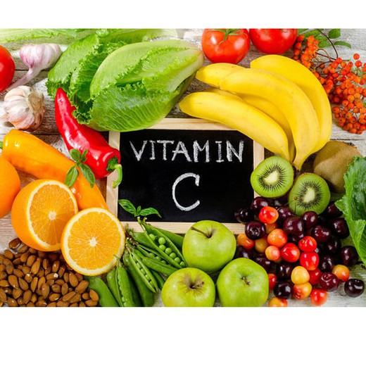 Βιταμίνη C: Πολλαπλά οφέλη για τον οργανισμό και θαυματουργές ιδιότητές.
