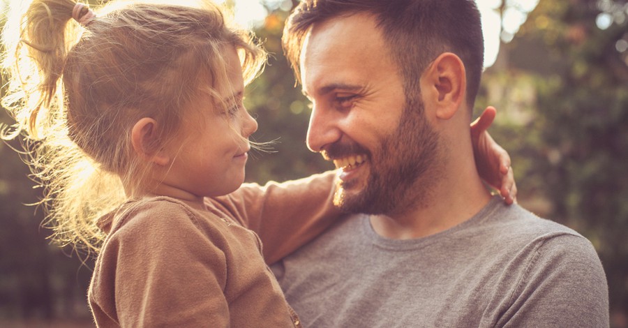 Γιορτή του πατέρα: 4 αλήθινές ιστορίες για πατέρες ήρωες 