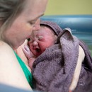 ما هي شروط الولادة الطبيعية الآمنة في المنزل؟