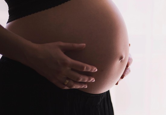 Ποια είναι τα συμπτώματα της εγκυμοσύνης ανά βδομά