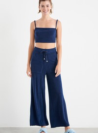 HIGH WAISTED PANTS IN A LOOSE FIT