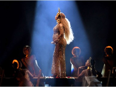 Grammy 2017: Η εμφάνιση της Beyonce