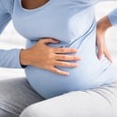 Болки и спазми по време на бременност: причини и кога да се притеснявате