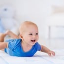 11 забавни упражнения  за бебета от 0 до 6 месеца