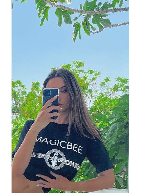 MAGIC BEE CLOTHING BLACK T-SHIRT WITH CHEST LOGO