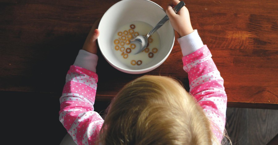 Εσείς δίνετε τη σωστή ποσότητα φαγητού στο παιδί σας; 