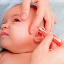 Как да почистя ушите на бебчо?