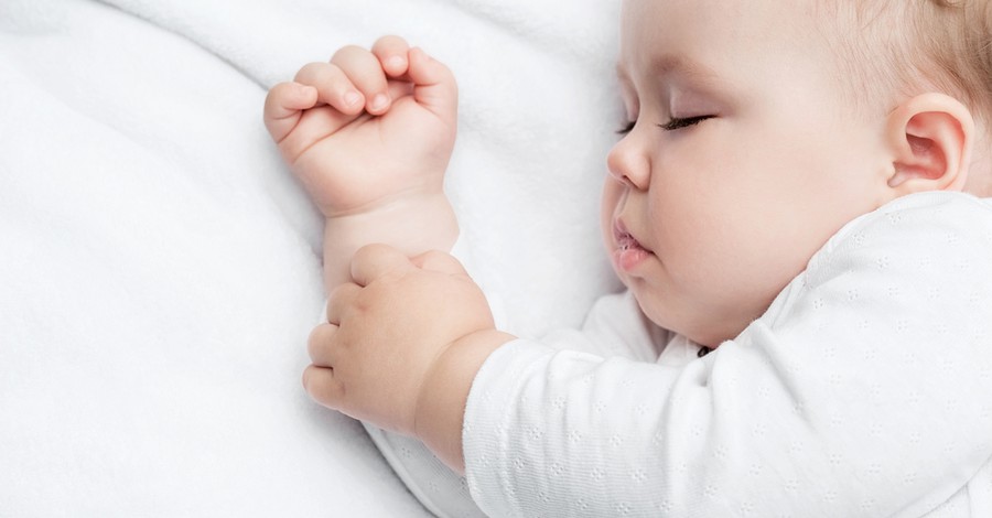 Legătura dintre poziția de dormit și dezvoltarea fizică a copilului