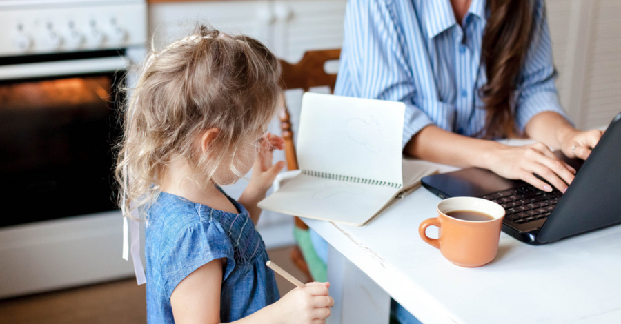 Πως να ισορροπήσεις τη δουλειά από το σπίτι και τα μαθήματα των παιδιών;