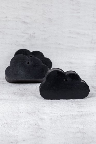 Σαπουνάκι ελαιολάδου σε σχήμα συννεφάκι και μαύρο χρώμα