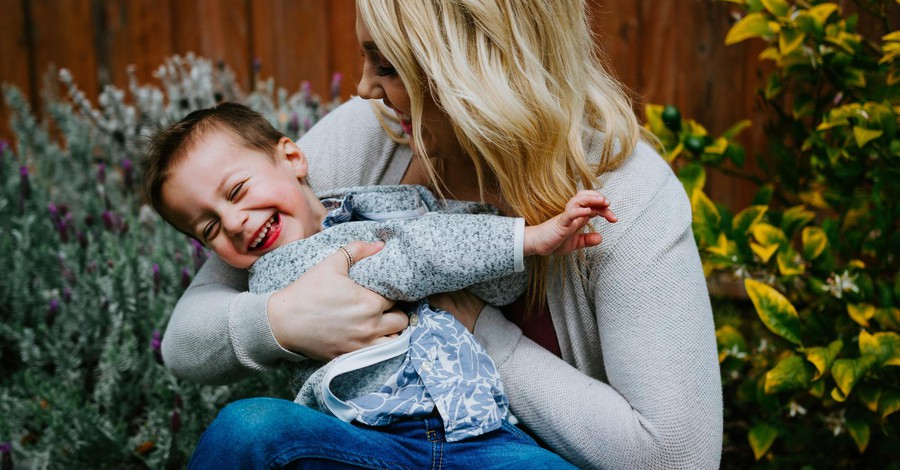 5 λόγοι που ένα μωρό μπορεί να ξεκαρδιστεί στα γέλια