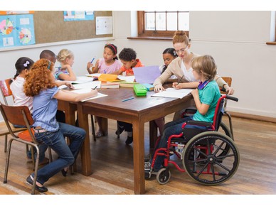 Как да разговаряте с децата за хората с увреждания?