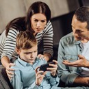 Έρευνα: Το άγχος που προέρχεται από την ανατροφή των παιδιών επηρεάζει τη σχέση και την επικοινωνία του ζευγαριού 
