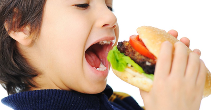 Децата ядат повече преработени храни от всякога, показва ново проучване