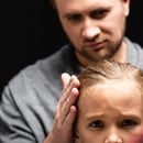 Как да поговорим с детето си за опасното и безопасното докосване?