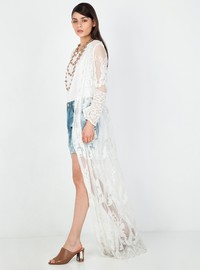 Kimono with lace and tulle