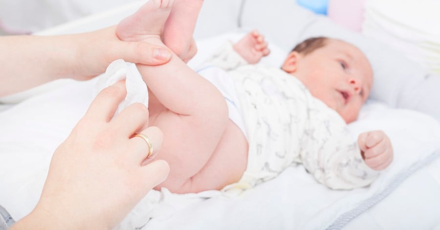 Колко често е нормално да ака новороденото?