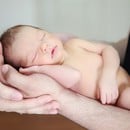 Χρέωσαν την πρώτη αγκαλιά του νεογέννητου 35 €