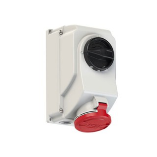 Switched Interlocked Socket Wall Mounted 5X32A 400