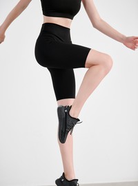 BLACK SHORT RUNNING WOMAN CYCLIST STYLE LEGGINGS