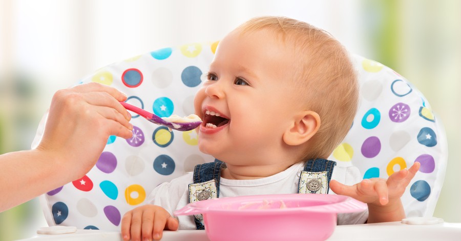 Diversificarea alimentației, la copiii de 6 luni