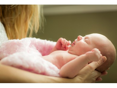 "متلازمة هز الرضع" .. عادة تهدد حياة الرضع