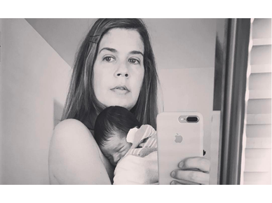 Κατερίνα Μουτσάτσου: Ποζάρει στον φωτογραφικό φακό με τον 2 μηνών γιο της!