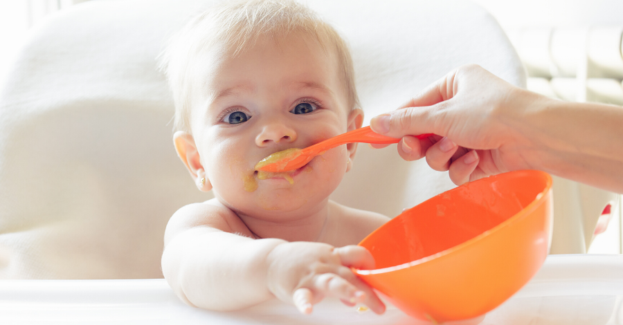 Πότε πρέπει να ξεκινάμε τη στερεά τροφή στα μωρά;