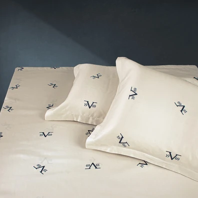 Κουβερλι Γιγας  240x260 - Cento Cream