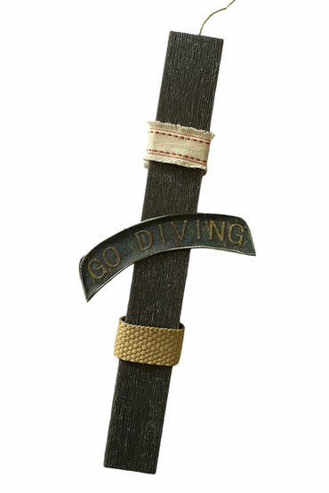 Πασχαλινή λαμπάδα για δύτες με πινακίδα "GO DIVING"