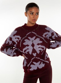 Two-tone knitted sweater