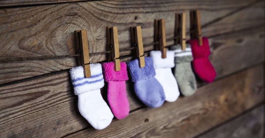 Обуйте си шарените чорапи за Международния ден на хората със Синдром на Даун!