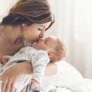 Основни умения, които ще овладеете през първите няколко месеца от живота на бебето